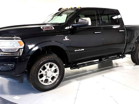 Used 2022 RAM 3500 Laramie AWD/4WD image 9