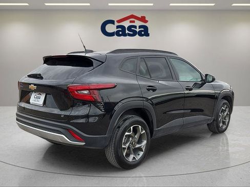 Used 2025 Chevrolet Trax LT w/ Driver Confidence Package image 3