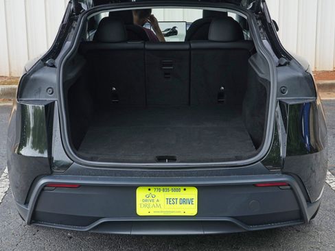 Used 2026 Tesla Model Y 2WD image 10