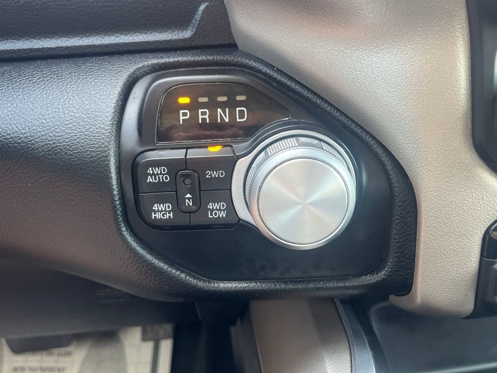 Used 2022 RAM 1500 Laramie AWD/4WD image 17