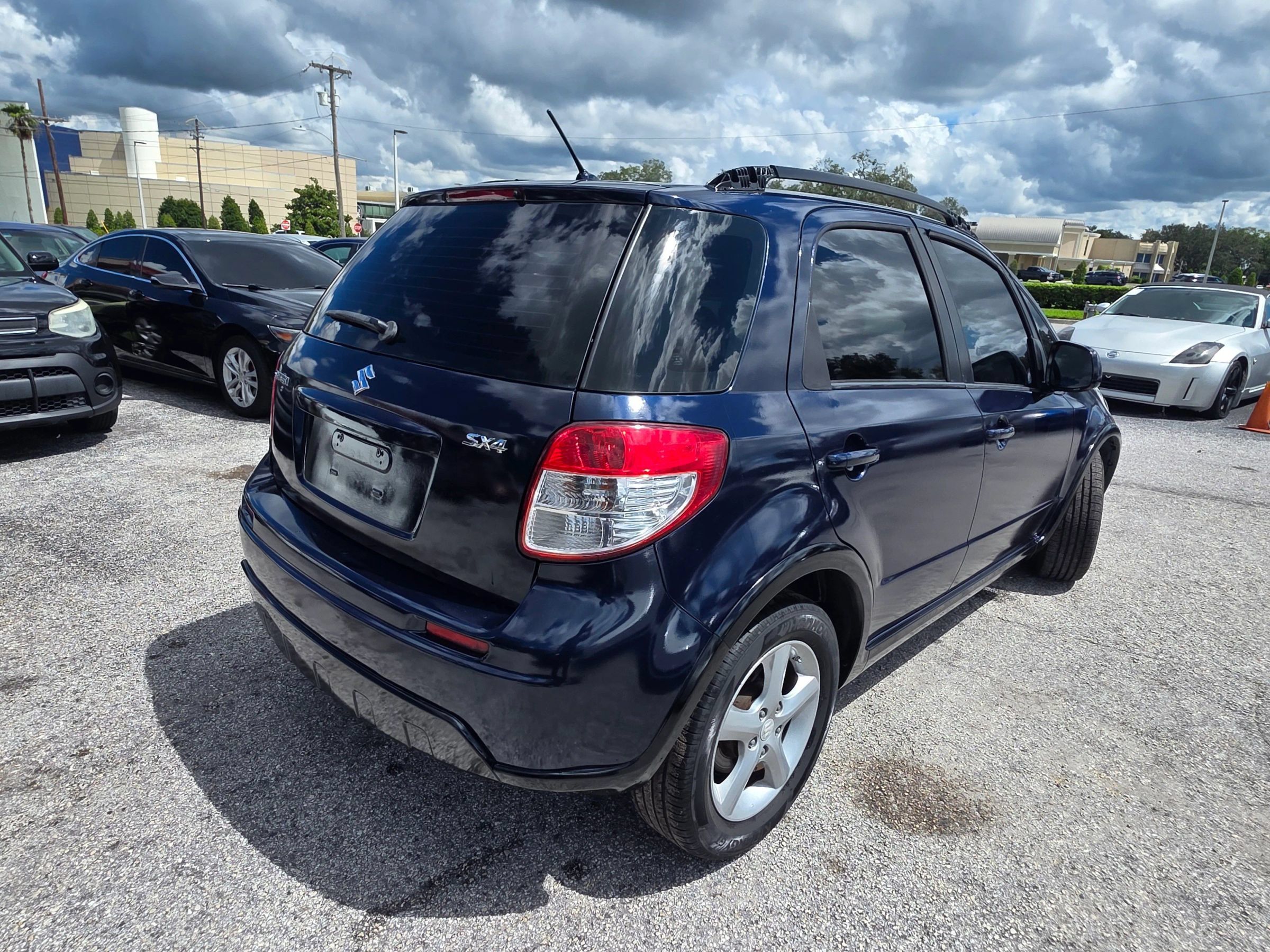 Used 2008 Suzuki SX4 Hatchback FWD image 7