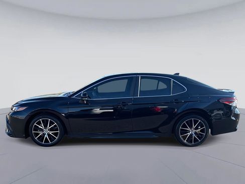 Used 2024 Toyota Camry SE image 7