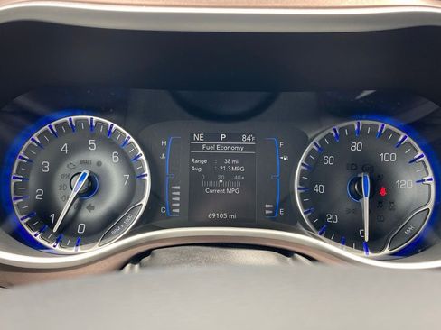 Used 2023 Chrysler Voyager LX FWD image 16
