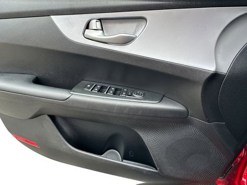 Used 2023 Kia Forte LXS w/ LXS Technology Package FWD image 11