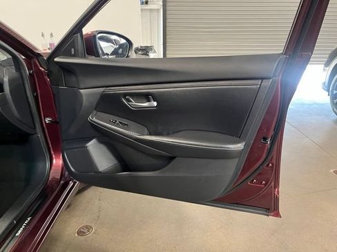 Used 2021 Nissan Sentra SV FWD image 12