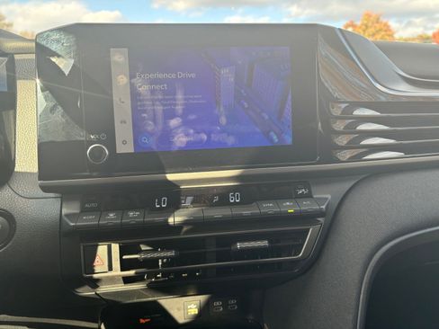 Used 2025 Toyota Camry LE image 18