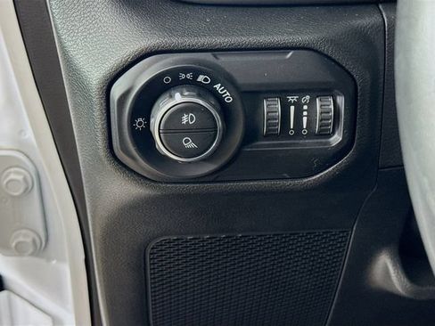 Used 2022 Jeep Gladiator Sport AWD/4WD image 14