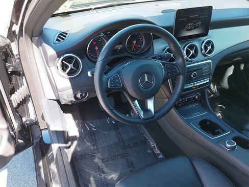 Used 2019 Mercedes-Benz GLA 250 4MATIC image 16