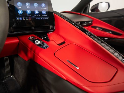 Used 2023 Chevrolet Corvette Stingray Premium Conv w/ Z51 Performance Package RWD image 39