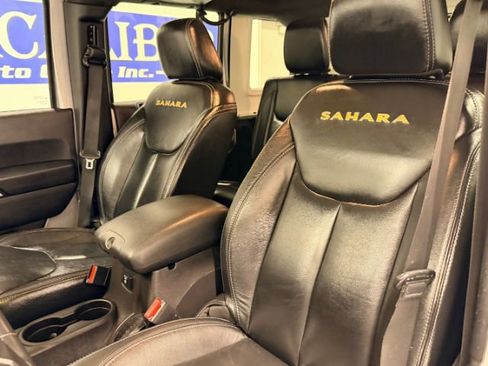 Used 2014 Jeep Wrangler Unlimited Sahara w/ Max Tow Package AWD/4WD image 16