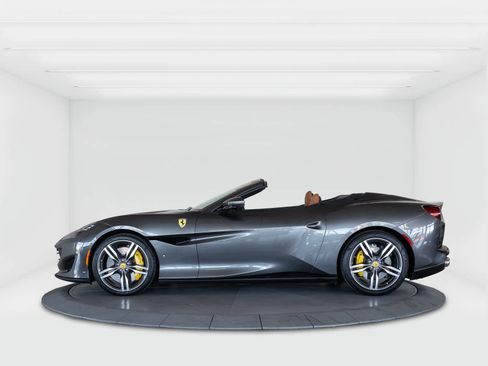 Certified 2019 Ferrari Portofino image 2