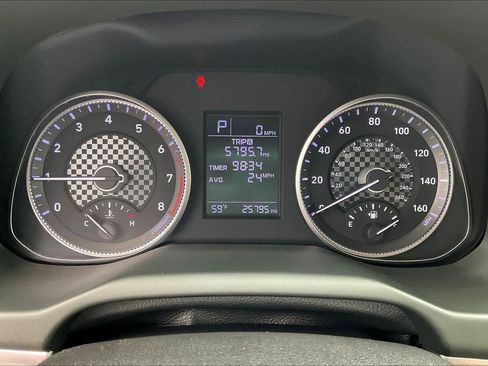 Used 2019 Hyundai Elantra SE image 23