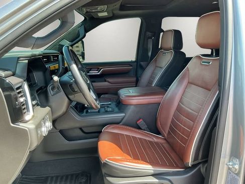 Used 2025 GMC Sierra 2500 Denali Ultimate AWD/4WD image 8