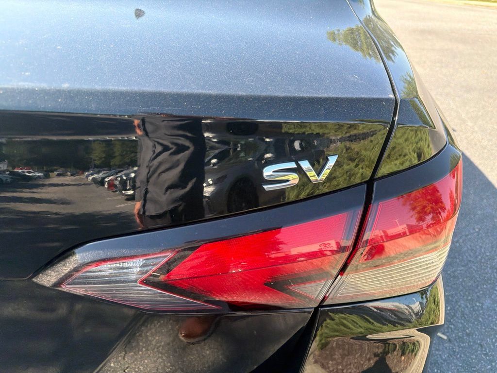 Used 2024 Nissan Versa SV FWD image 6