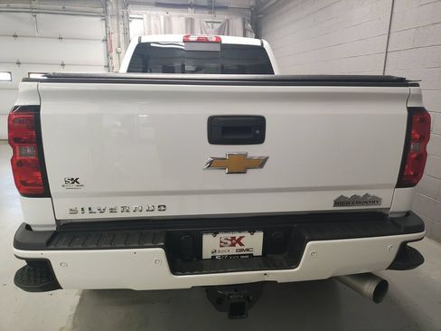 Used 2019 Chevrolet Silverado 2500 High Country w/ Duramax Plus Package AWD/4WD image 19