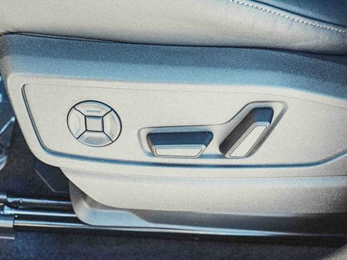 New 2025 Audi Q5 Premium Plus image 23