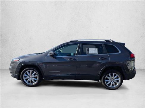 Used 2017 Jeep Cherokee Limited FWD image 9