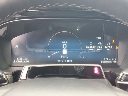 New 2025 Lincoln Corsair Reserve w/ Equipment Group 202A image 19