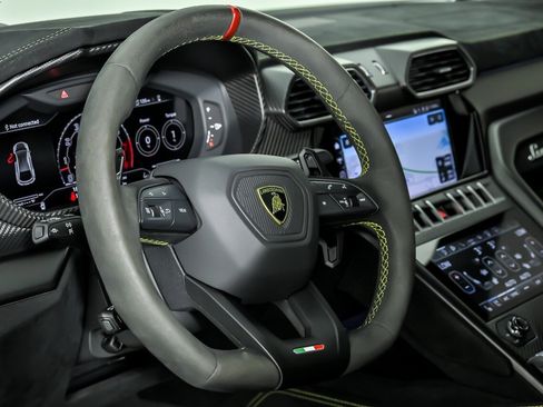 Used 2023 Lamborghini Urus Performante AWD/4WD image 26