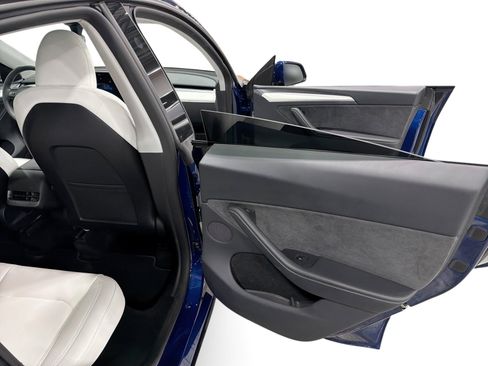 Certified 2023 Tesla Model Y Long Range AWD/4WD image 12