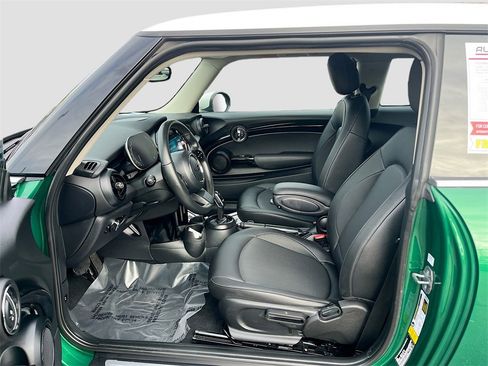 Used 2023 MINI Cooper 2-Door Hardtop image 20
