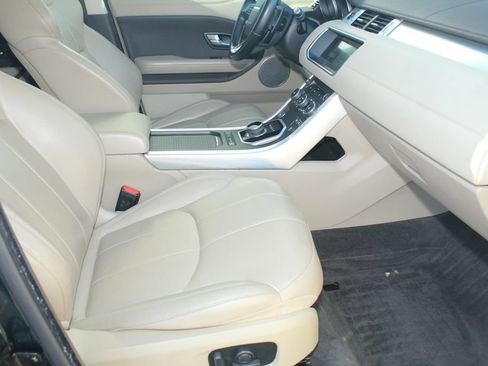 Used 2017 Land Rover Range Rover Evoque SE AWD/4WD image 3