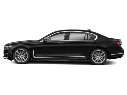 Used 2022 BMW 740i w/ M Sport Package RWD image 3