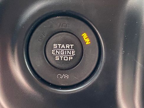 Used 2023 Jeep Wrangler Unlimited image 13