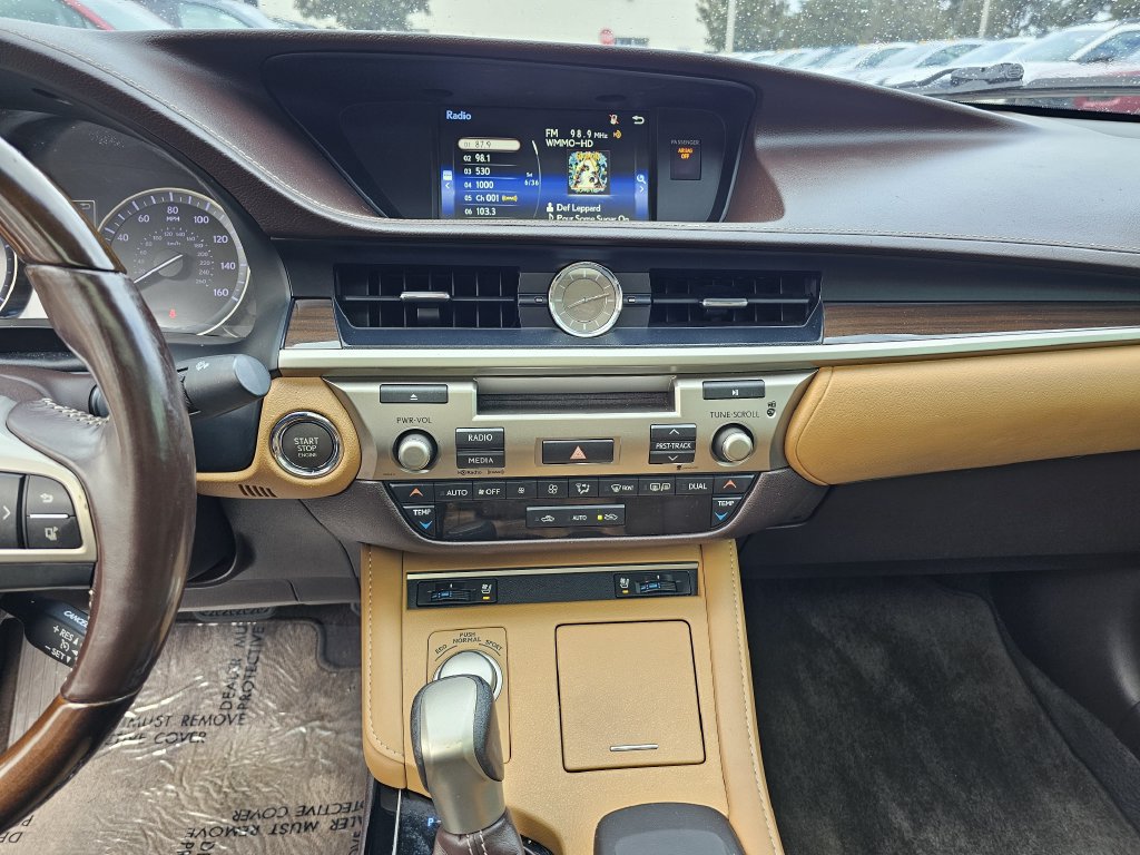 Used 2016 Lexus ES 350 w/ Premium Package w/Wood Trim FWD image 19
