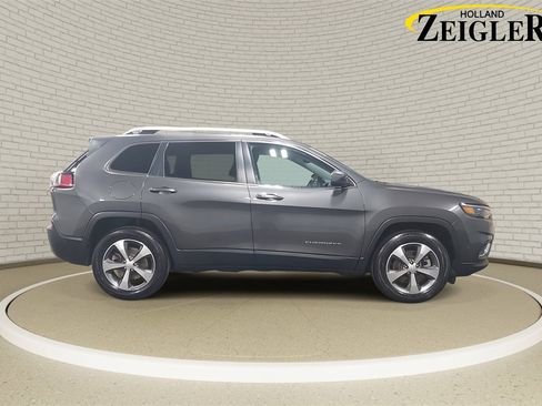 Used 2021 Jeep Cherokee Limited image 4
