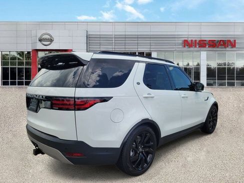 Used 2025 Land Rover Discovery S AWD/4WD image 5