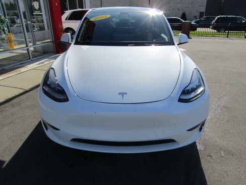 Used 2021 Tesla Model Y Long Range AWD/4WD image 4