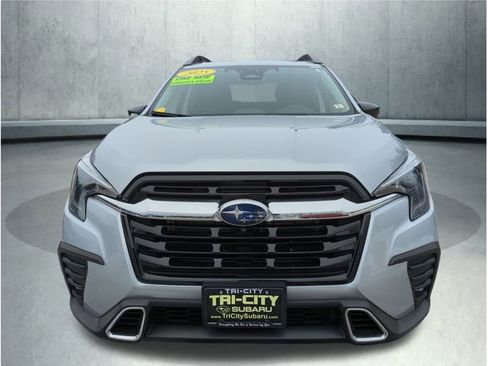 Used 2025 Subaru Ascent Touring AWD/4WD image 8