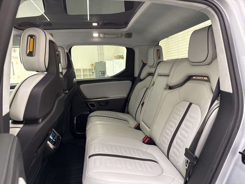 Used 2024 Rivian R1T Adventure AWD/4WD image 18