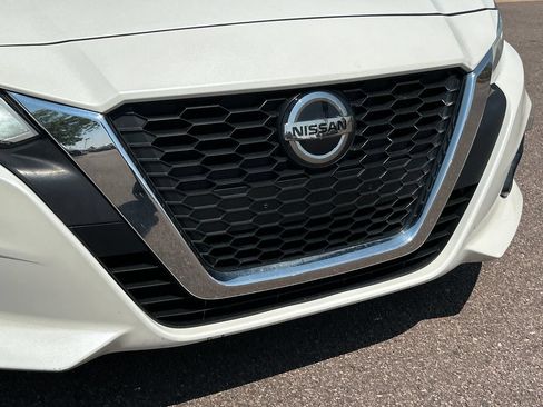 Used 2019 Nissan Altima 2.5 SL FWD image 22