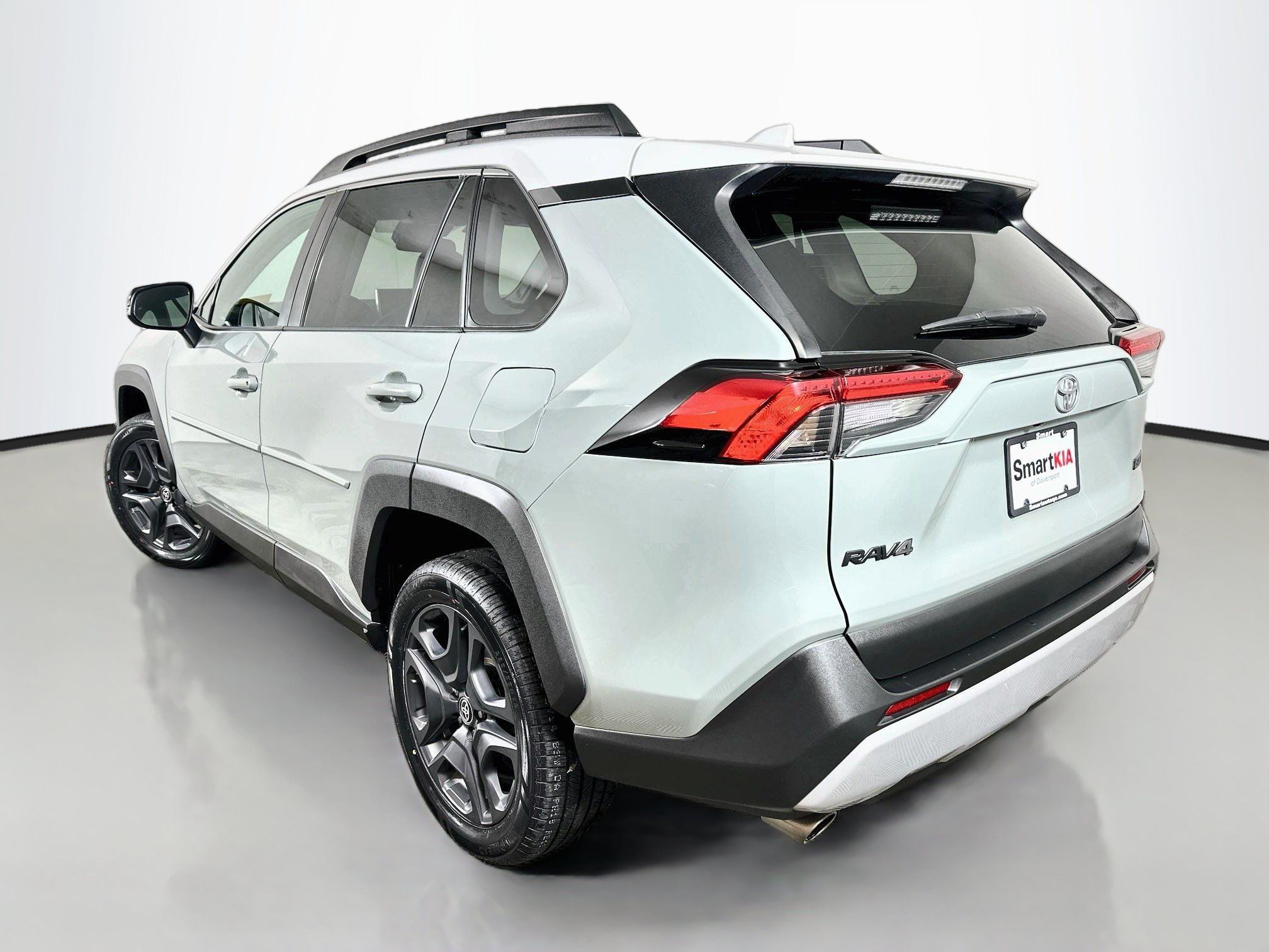Used 2022 Toyota RAV4 Adventure w/ Convenience Package AWD/4WD image 5
