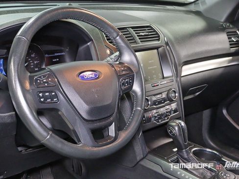 Used 2019 Ford Explorer XLT w/ Equipment Group 202A image 2