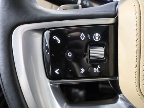 Used 2024 Land Rover Range Rover Long Wheelbase SE image 28