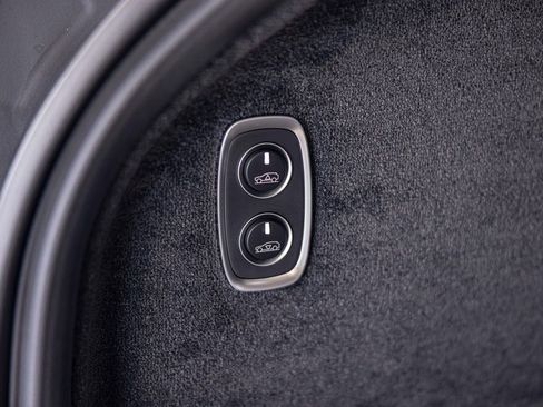 New 2026 Aston Martin DBX S image 17