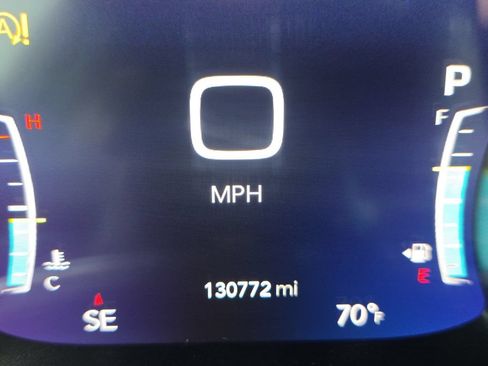 Used 2021 Chrysler Pacifica Limited w/ Uconnect Theater Family Group AWD/4WD image 19