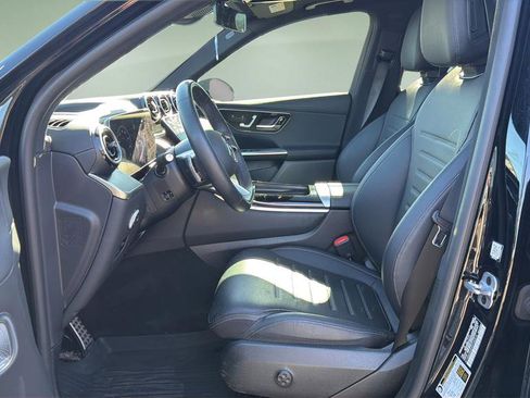 Used 2024 Mercedes-Benz GLC 300 4MATIC image 11