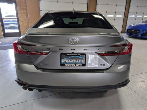 Used 2025 Toyota Camry SE w/ Convenience Package FWD image 9