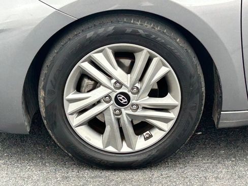 Used 2020 Hyundai Elantra SEL FWD image 12