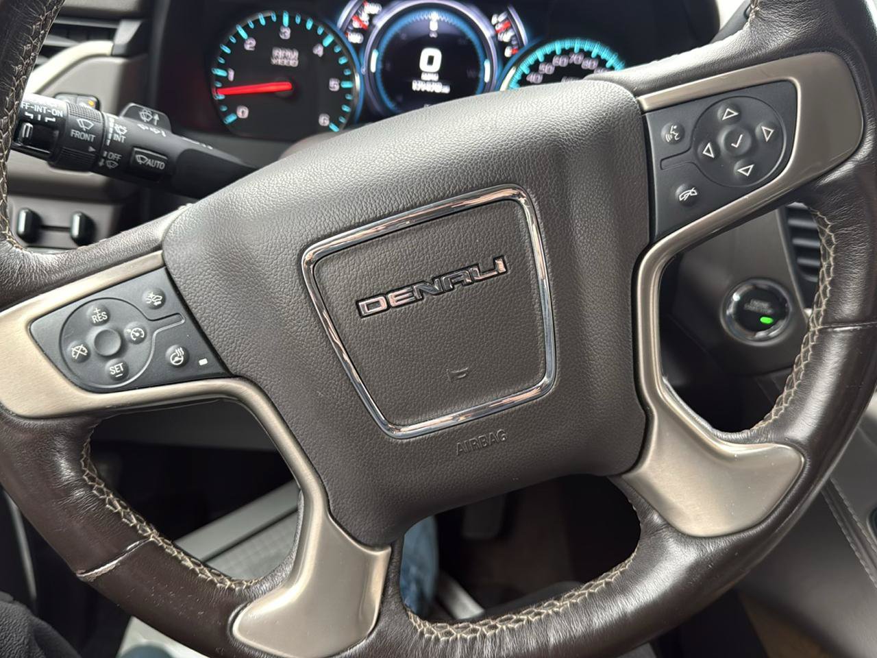 Used 2019 GMC Yukon Denali w/ Denali Ultimate Package AWD/4WD image 21