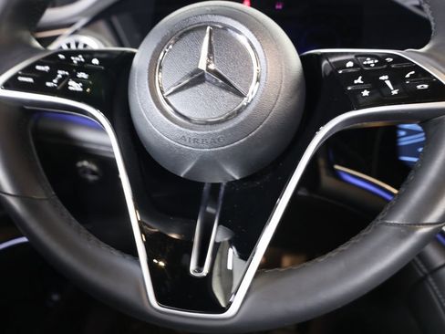 Used 2023 Mercedes-Benz EQS 580 4MATIC SUV image 43