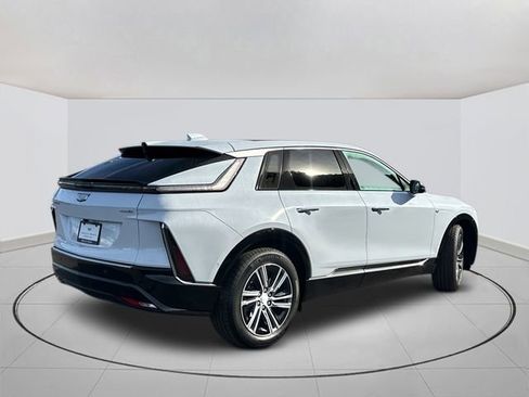 New 2026 Cadillac Lyriq Luxury image 11