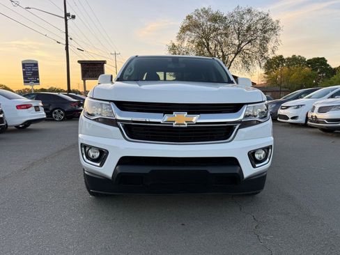 Used 2017 Chevrolet Colorado LT w/ LT Convenience Package image 2