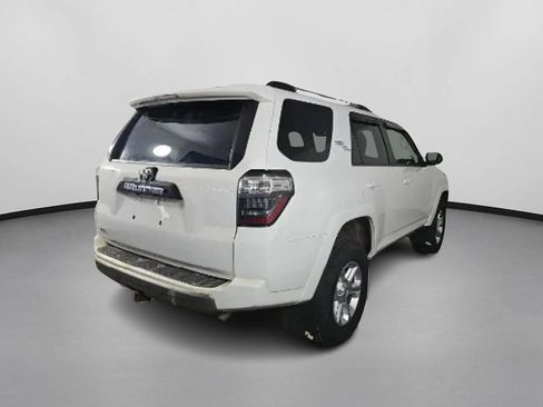 Used 2018 Toyota 4Runner TRD Off-Road AWD/4WD image 2