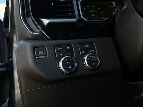 Used 2022 GMC Sierra 1500 Elevation w/ LPO, Elevation Black Package AWD/4WD image 14