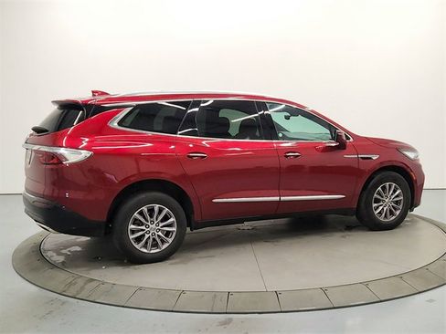 Used 2024 Buick Enclave Premium image 7